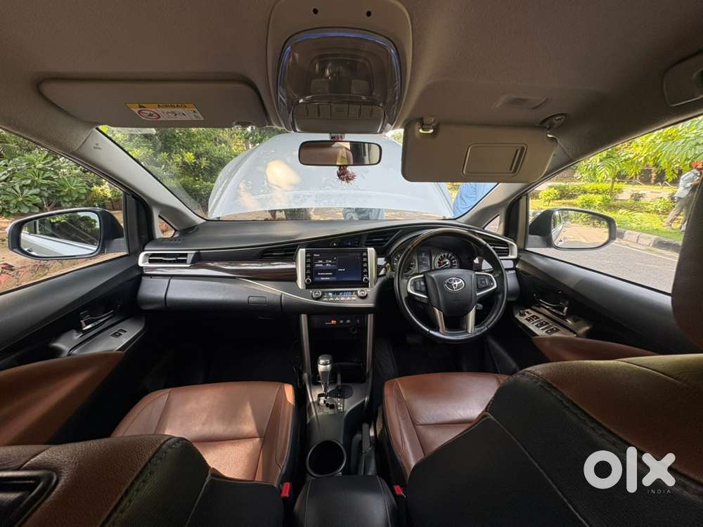 Toyota Innova Crysta Top Model -(2022 November )