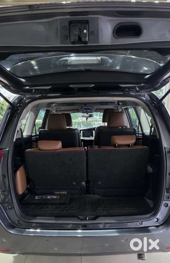 Toyota Innova Crysta 2.8z Automatic, 2016, Diesel