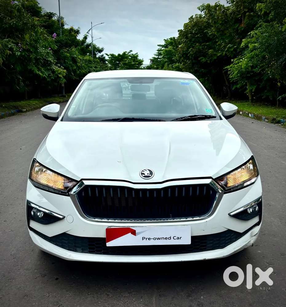 Skoda Slavia Ambition 1.0l Tsi At, 2022, Petrol