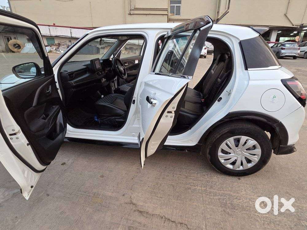 Maruti Suzuki Swift Vxi Optional, 2025, Cng & Hybrids