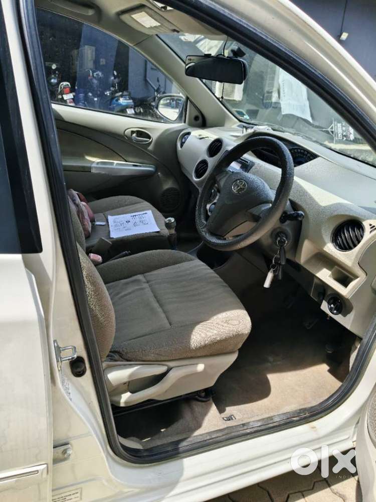 Toyota Etios 1.5 V, 2016, Petrol
