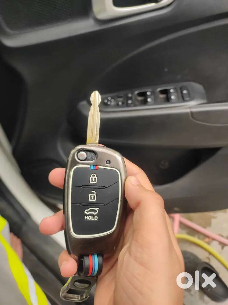 Minor Scratches , Dents In The Car But Under Insurance.bargainable Prc