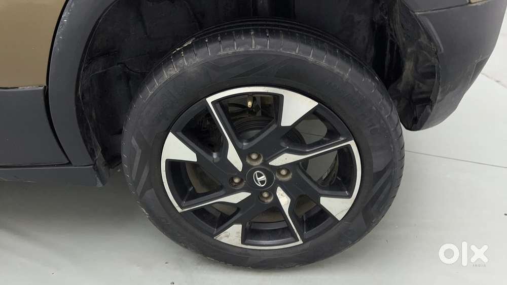 Tata Punch 1.2 Revotron Creative Amt Dual Tone, 2022, Petrol