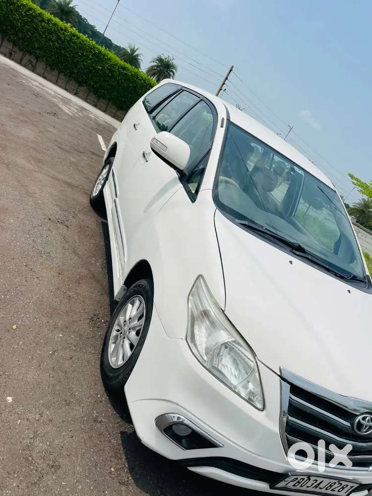Toyota Innova 2.5 Z 2014