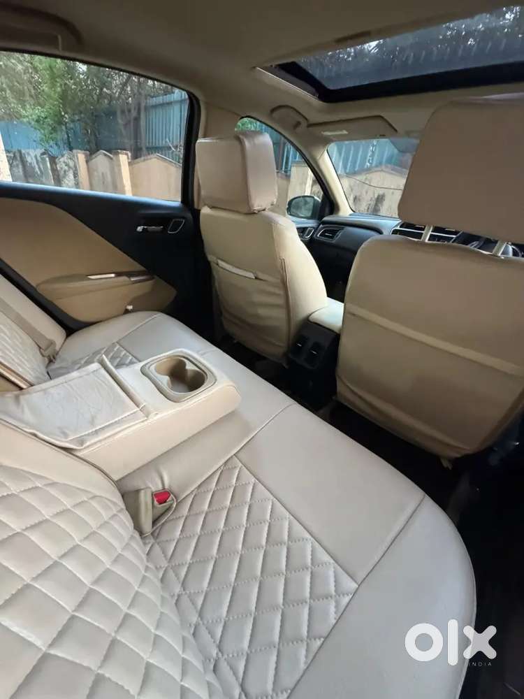 Honda City Vx Cvt 2017 (petrol + Cng, Automatic, Sunroof)