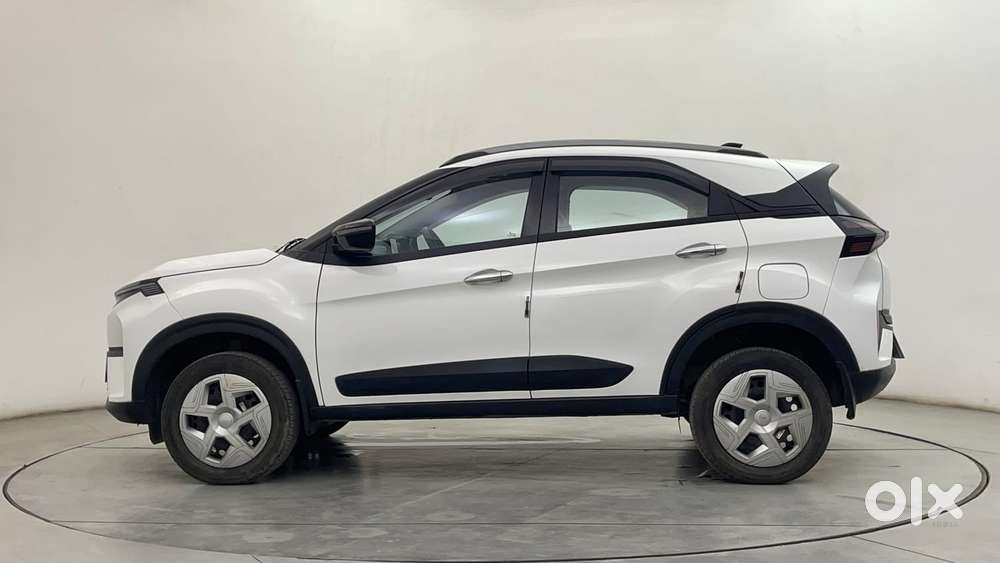 Tata Nexon Pure (s) 1.2 Petrol 6amt, 2024, Petrol