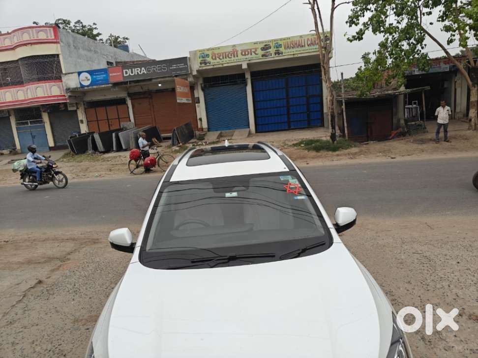 Mahindra Xuv700 2.2 Ax 7 Diesel At Luxury Pack Str, 2022, Diesel