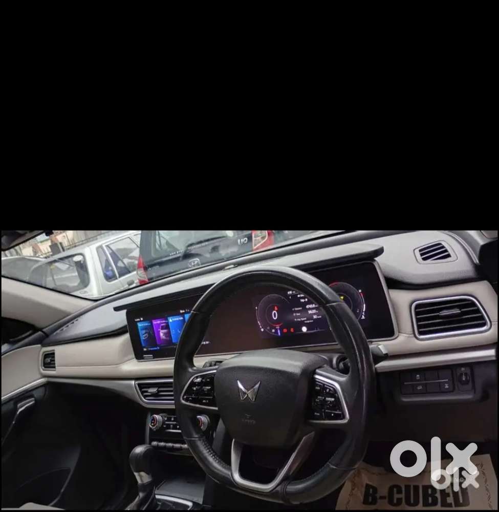 Mahindra Xuv700 2023 Diesel 23000 Km Driven