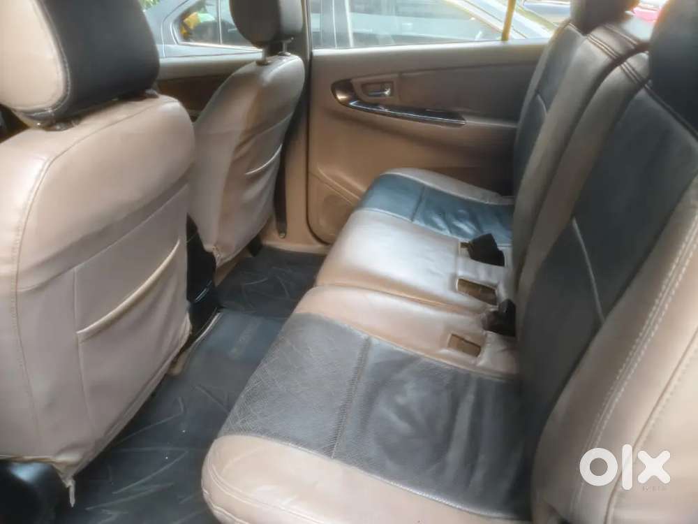 Toyota Innova 2015