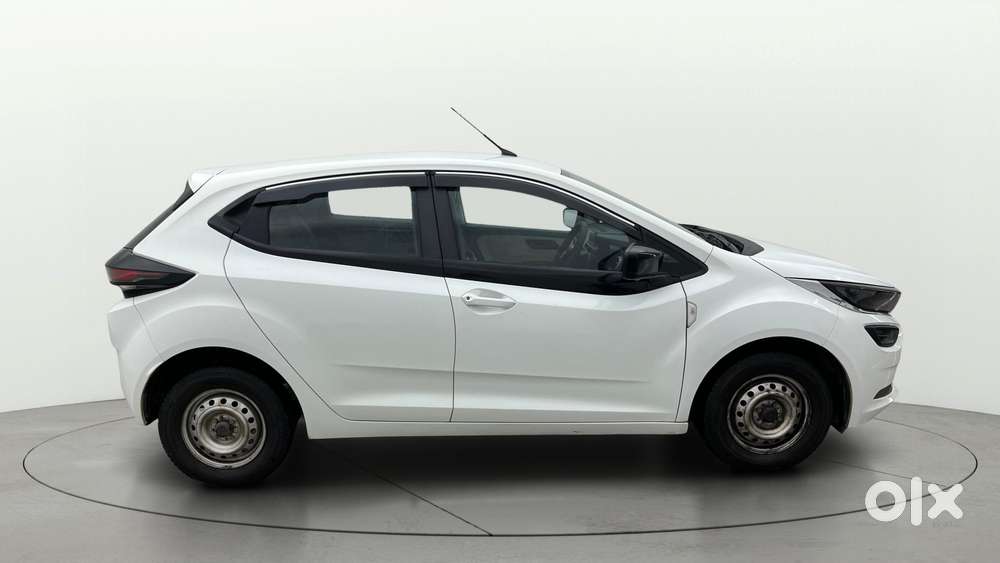 Tata Altroz 1.2 Xe Plus Petrol, 2022, Petrol