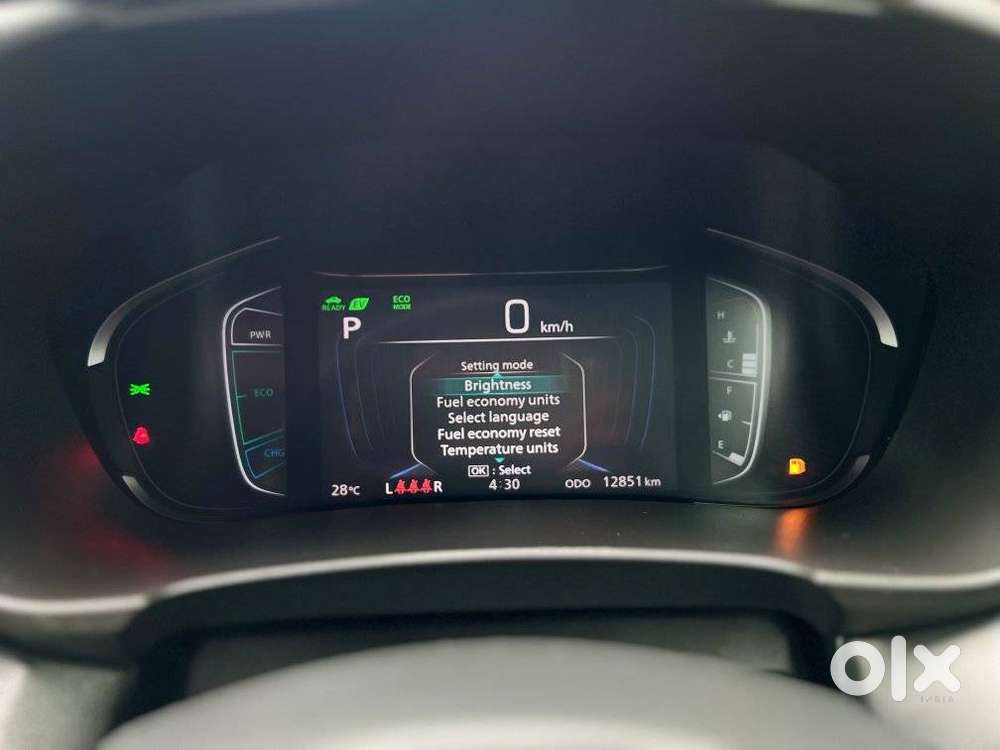 Maruti Suzuki Grand Vitara Smart Hybrid Alpha, 2025, Petrol