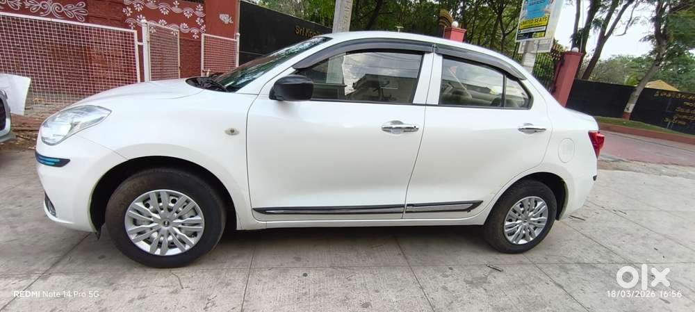 Maruti Suzuki Swift Dzire Lxi Option, 2022, Petrol
