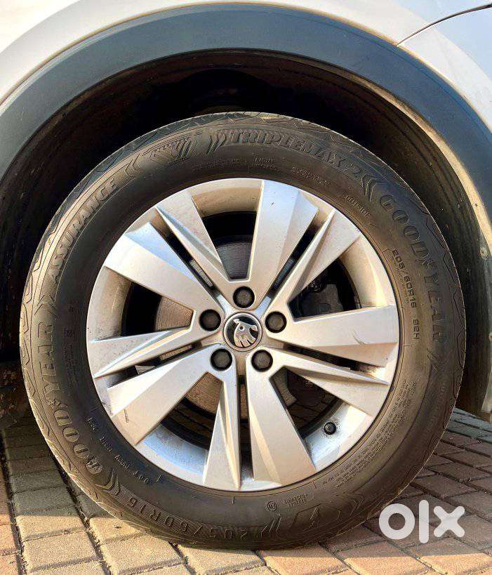 Skoda Kushaq 1.0 Tsi Ambition At, 2022, Petrol