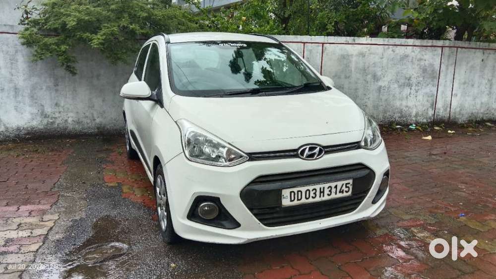 Hyundai Grand I10 Sportz, 2015, Petrol
