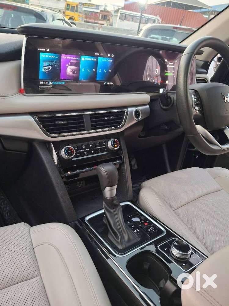 Mahindra Xuv700 2.2 Ax 7 Diesel At Luxury Pack Str Awd, 2025, Diesel