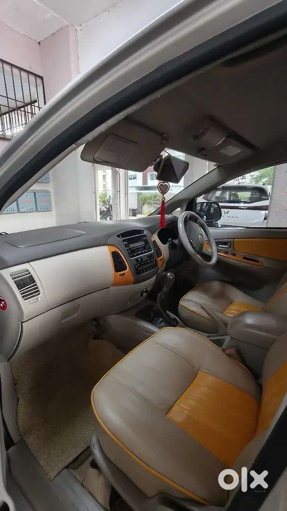 Toyota Innova 2011
