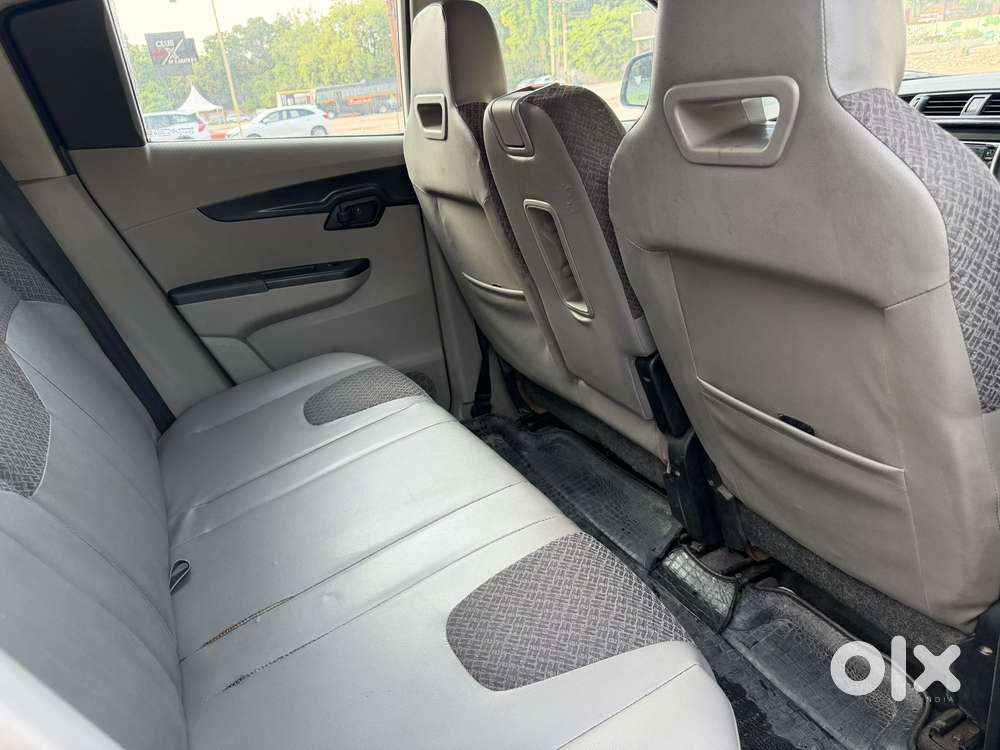 Mahindra Kuv 100, 2017, Petrol