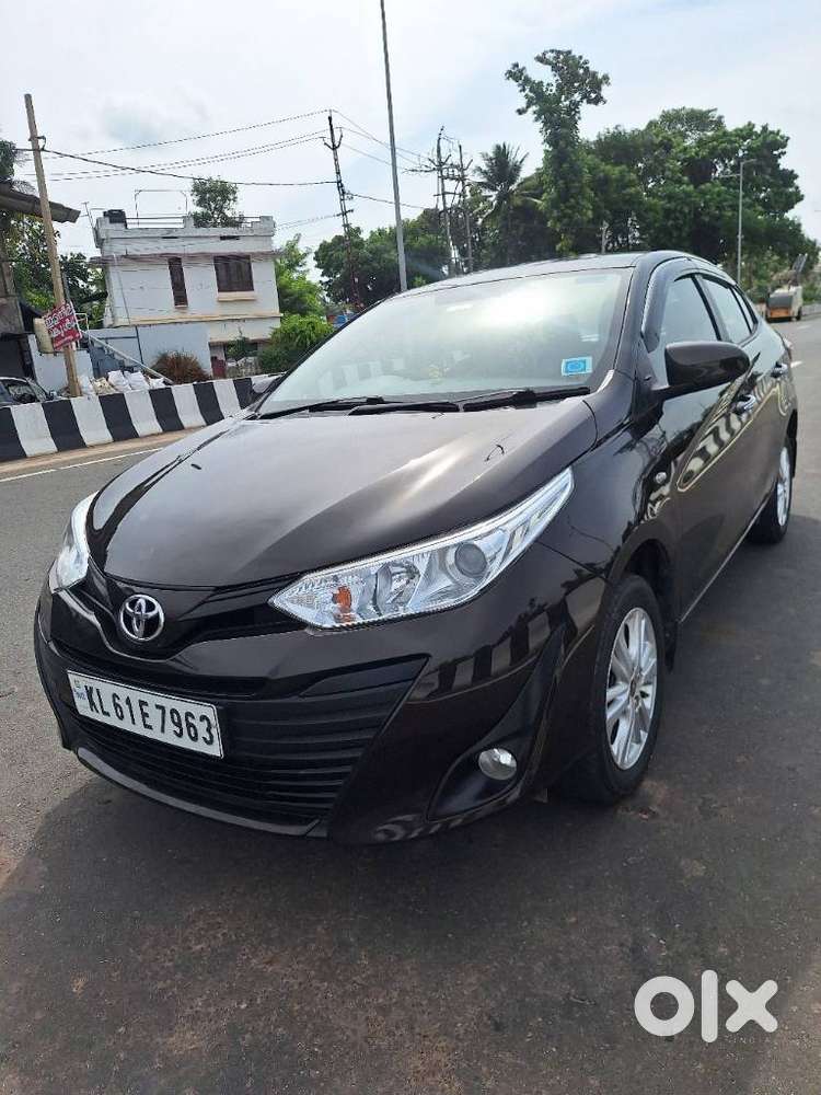Toyota Yaris J Cvt, 2020, Petrol