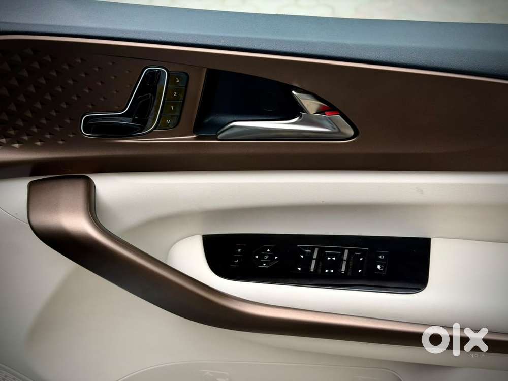 Mahindra Xuv 7xo Ax7, 2026, Petrol
