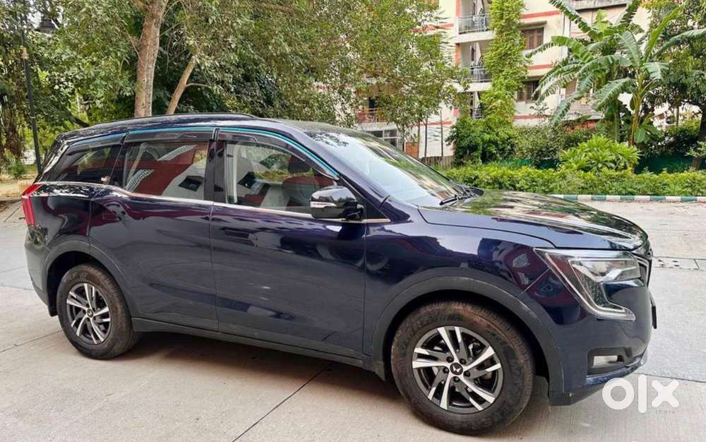 Mahindra Xuv700 2.0 Ax 5 Petrol Mt 7 Str, 2024, Petrol