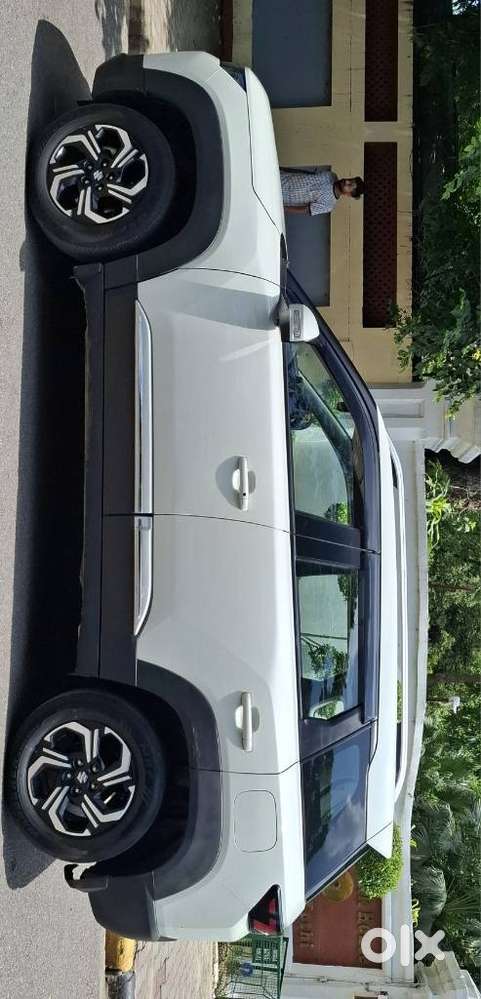 Maruti Suzuki Brezza 1.5 Zxi At Smart Hybrid, 2023, Petrol