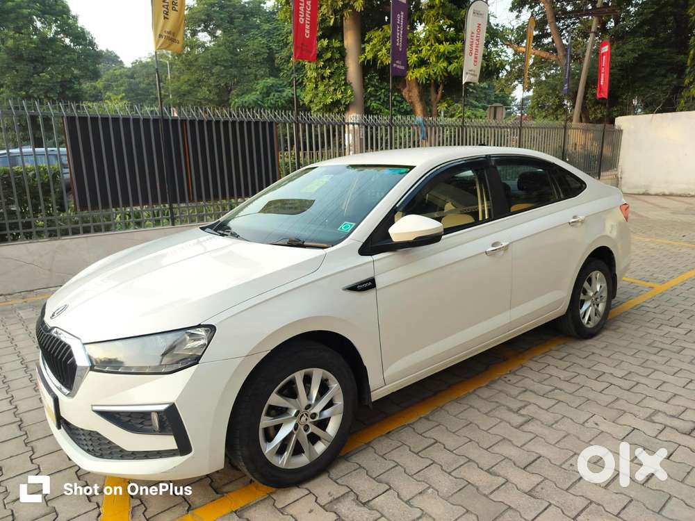 Skoda Slavia 1.0 Ambition Tsi At, 2023, Petrol