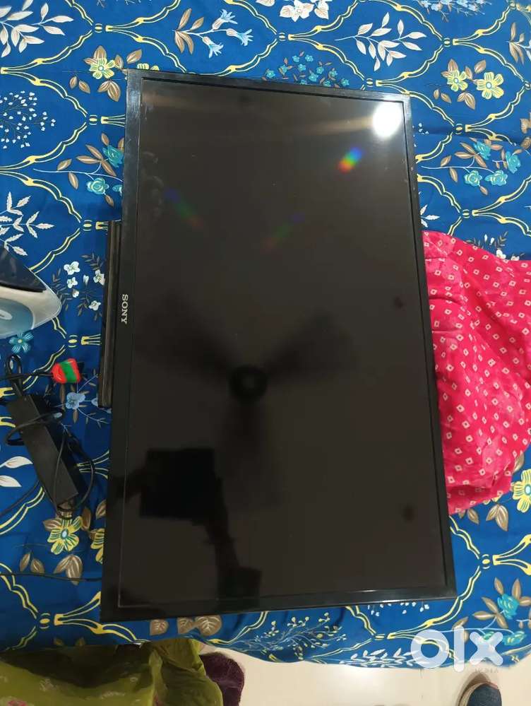 Old tv Sony Bravia and sound is good  original tv 32 inch