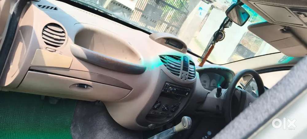 Mahindra Xylo D2 2012