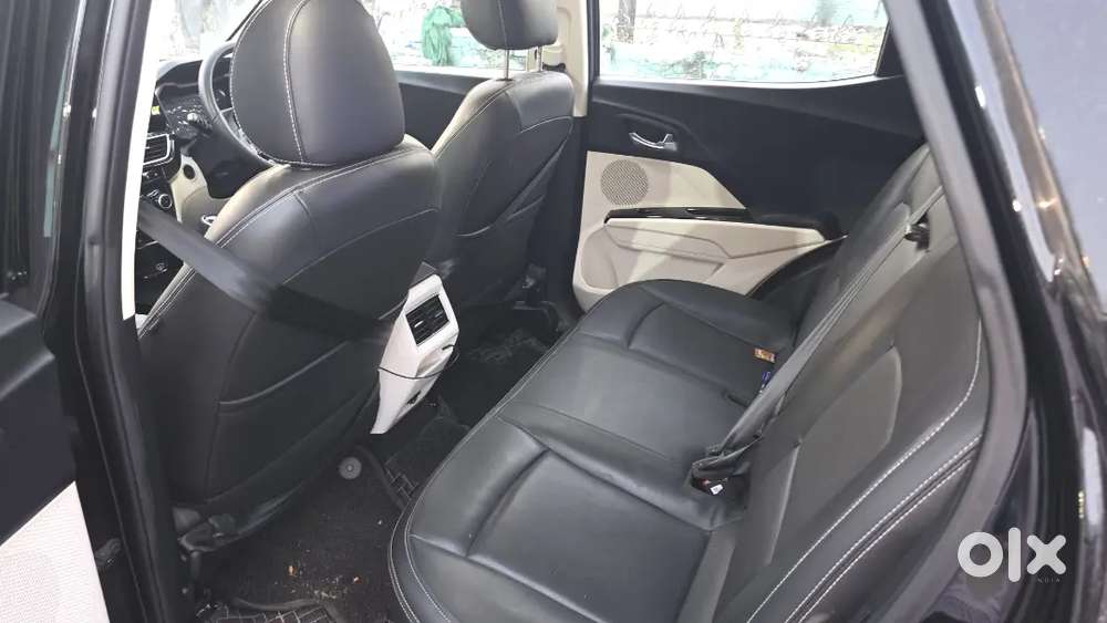 Mahindra Xuv 3xo 2025 Petrol Well Maintained