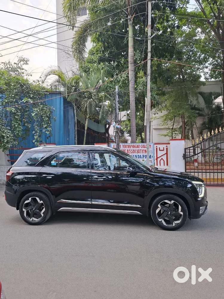 Hyundao Alacazar 1.5 Ltr Mt Signature 6s Bsvi Pantomblack 6 Seater
