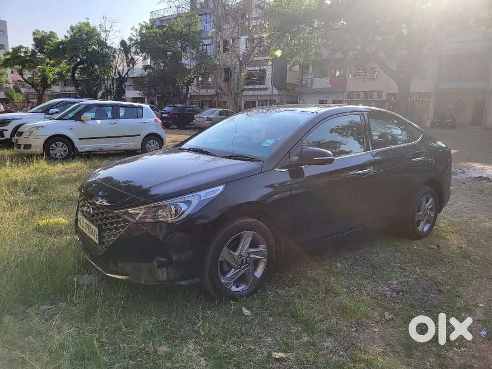 Hyundai Verna 1.5 Mpi Sx (phantom Black)