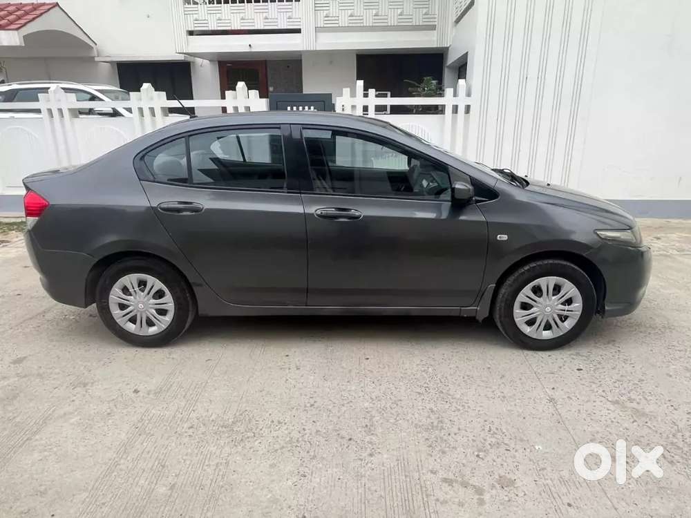 Honda City Petrol Want 2 Sell