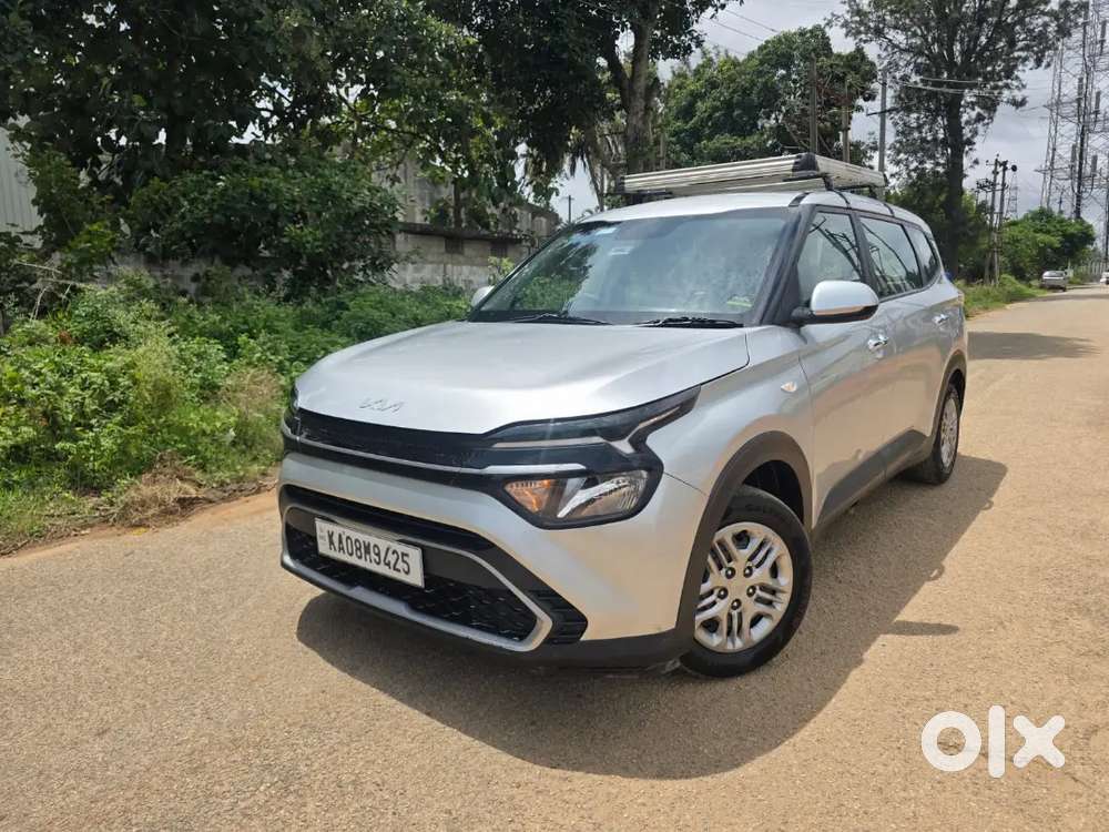 Kia Carens 2023 Petrol Manual 90000 Km First Owner