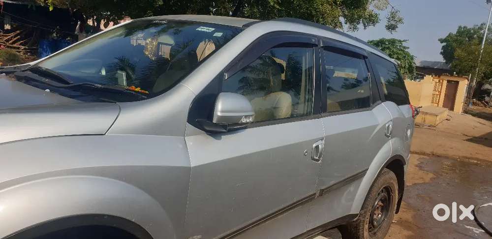 Mahindra Xuv500 2016 Diesel 140000 Km Driven