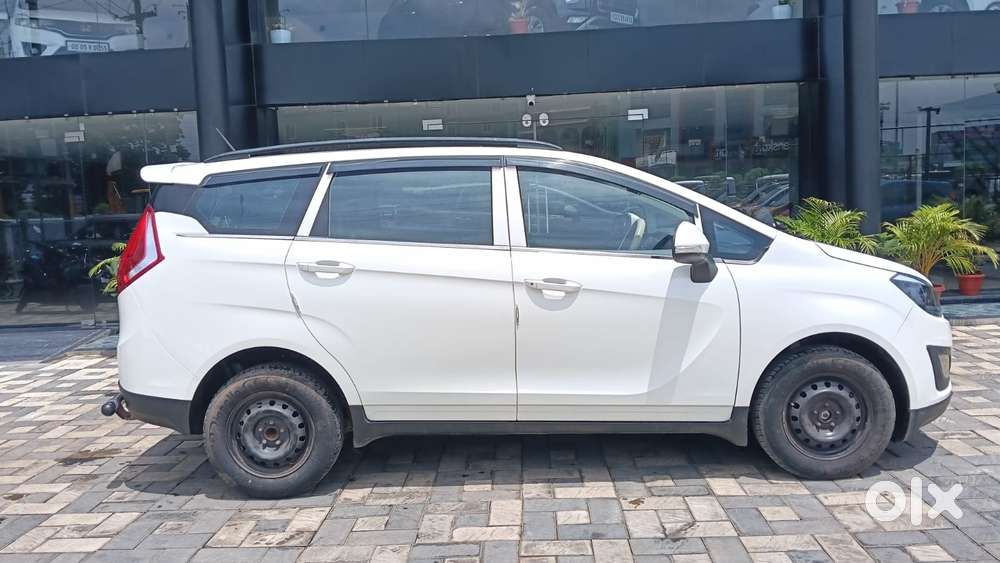 Mahindra Marazzo M4, 2020, Diesel
