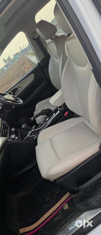 Mahindra Xuv700 Mt 2024