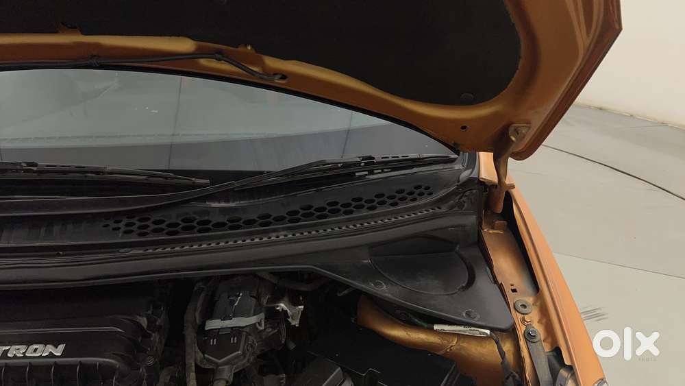 Tata Tiago Xza, 2017, Petrol