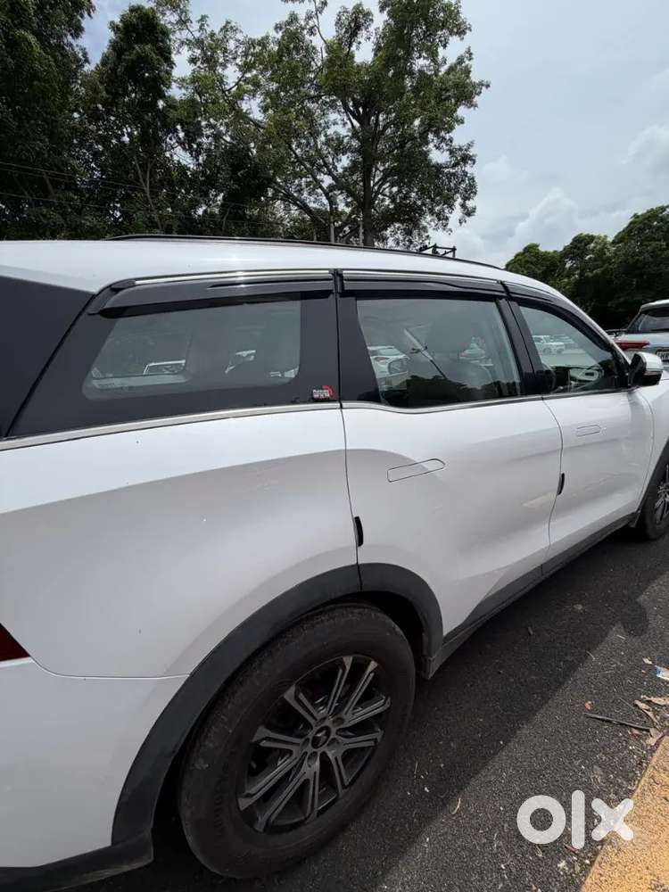 Mahindra Xuv700 Petrol 2025