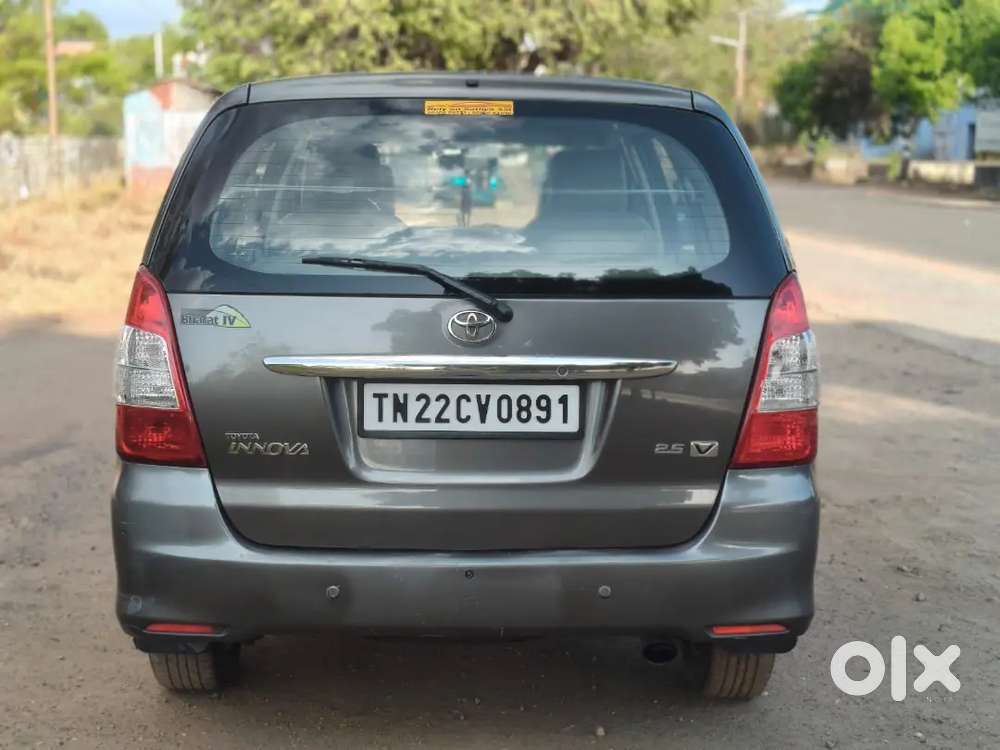 Toyota Innova 2011