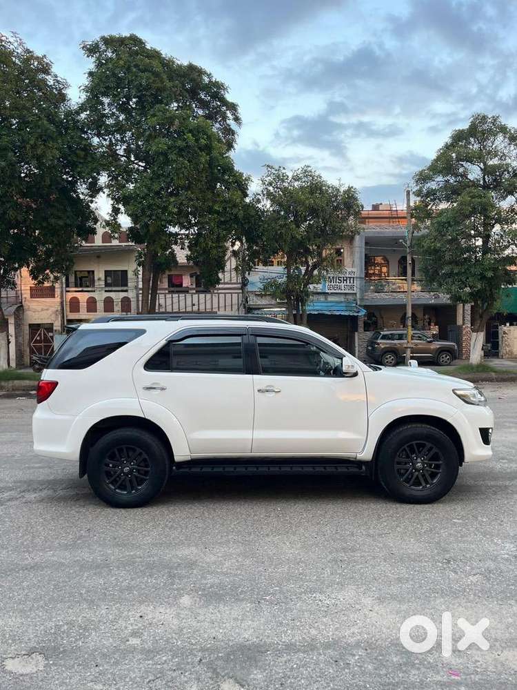 Toyota Fortuner 2016 Diesel 105000 Km Driven