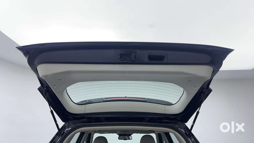 Mahindra Xuv300 W8 Option Diesel, 2023, Diesel