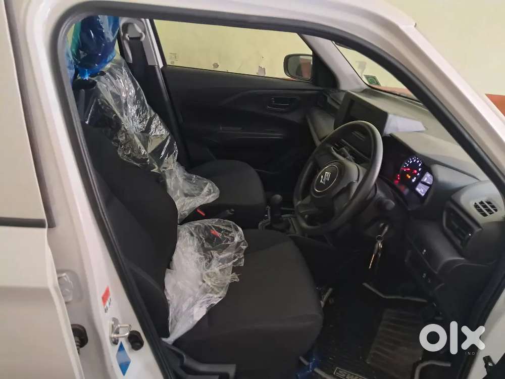 Maruti Suzuki Swift 2025 Petrol 313 Km Driven
