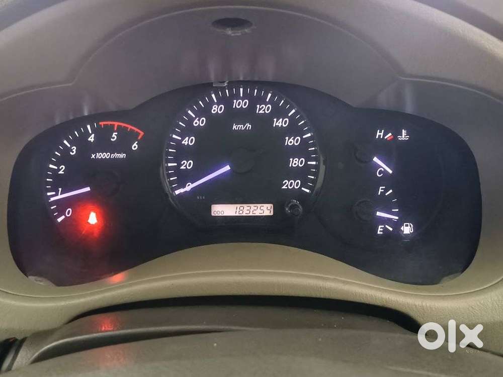 Toyota Innova 2.5 G (diesel) 8 Seater Bs Iv, 2012