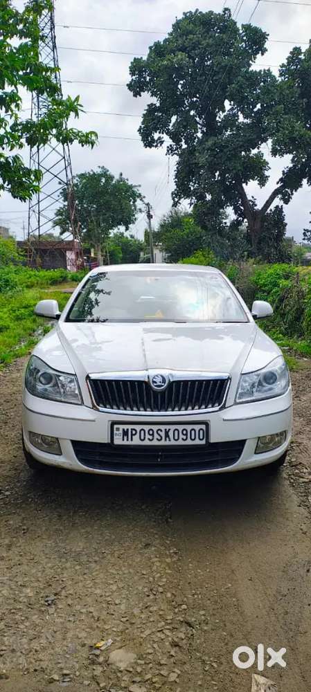 Skoda Laura 2011 Petrol Well Maintained