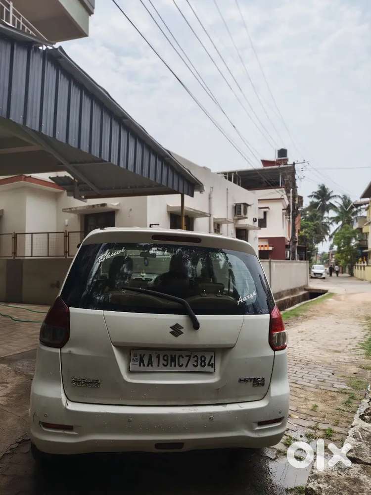 Maruti Suzuki Ertiga 2012 Diesel 140000 Km Driven Urgent Sale