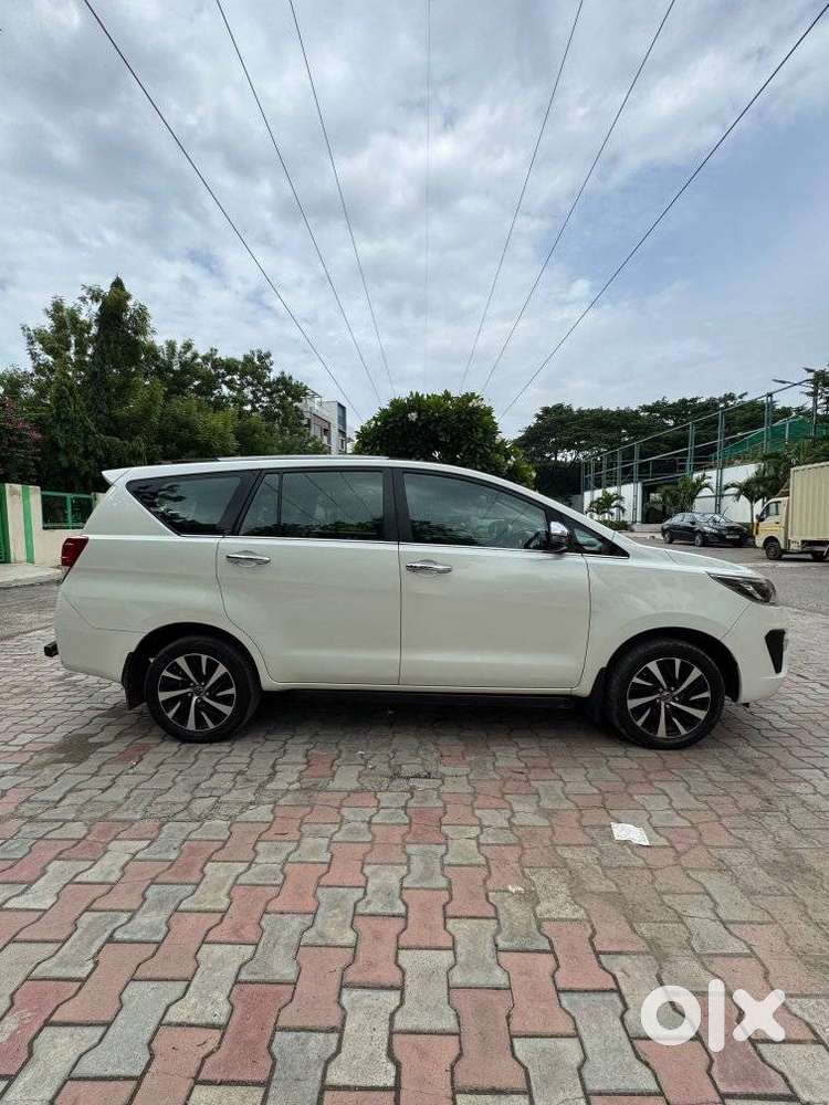 Toyota Innova Crysta 2.8 Zx At 7 Seater, 2021, Diesel