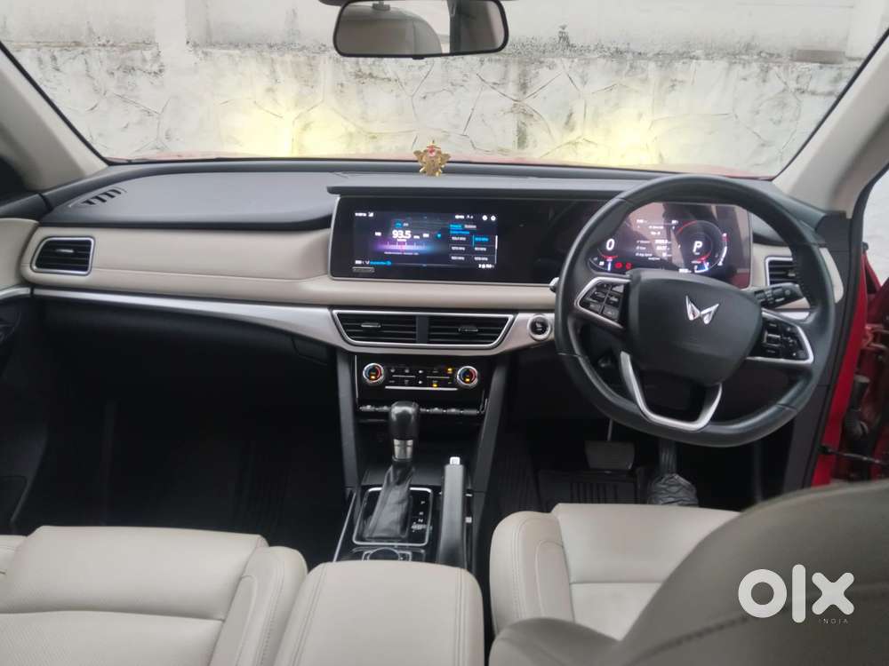 Mahindra Xuv700 2.0 Ax 7 Petrol At Str, 2021, Petrol