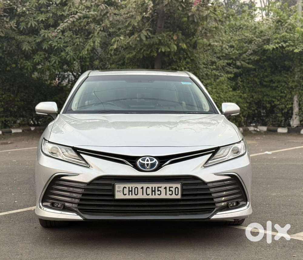 Toyota Camry Hybrid, 2022, Cng & Hybrids