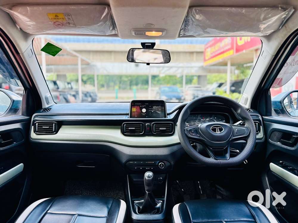 Tata Punch, 2025, Petrol