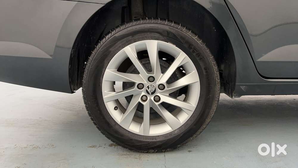 Skoda Slavia Ambition 1.0l Tsi Mt, 2025, Petrol